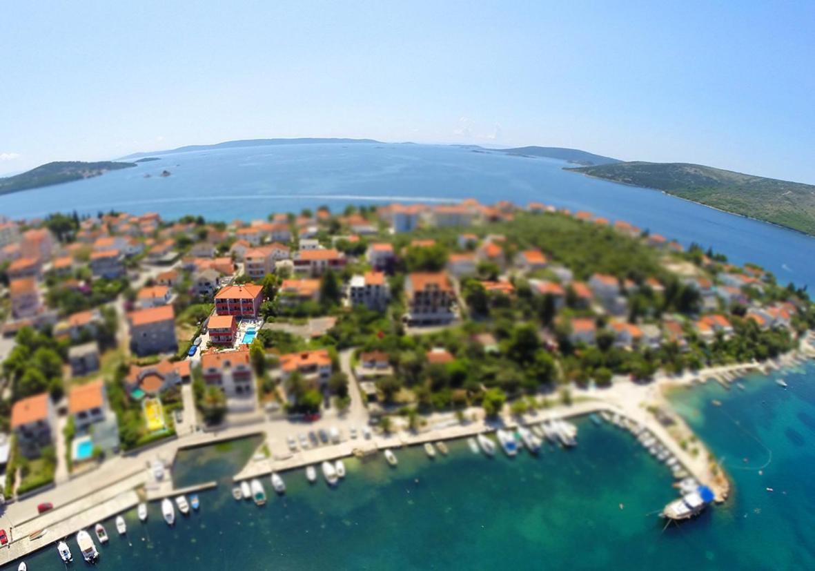 Apartments Stina Seget Vranjica Buitenkant foto